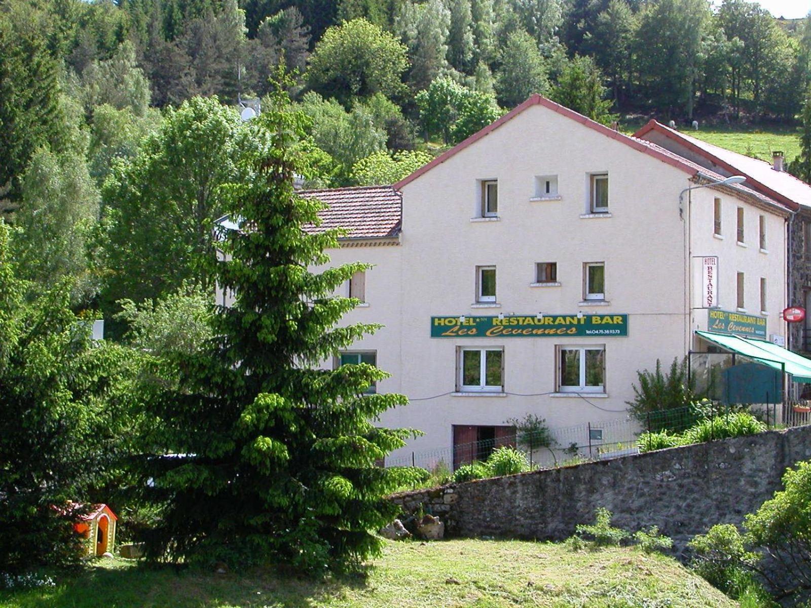 Logis Hotel Restaurant Les Cevennes Saint-Cirgues-en-Montagne Exteriör bild